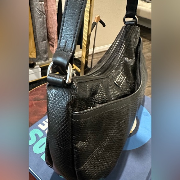 Tumi purse - Picture 4 of 6